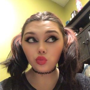 Meet your Posher, Abigail